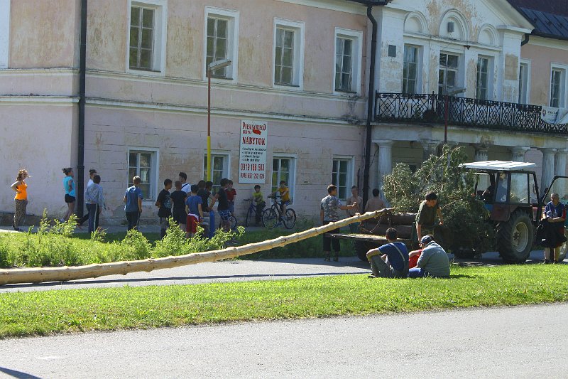 Stavanie maja (5).JPG